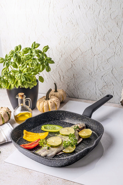 Tigan grill Klausberg KB-7662, 28 cm, veshje marmurore, për induksion