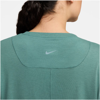 Bluza Nike One Relaxed Dri FIT për gra, me mëngë të shkurtra, e gjelbër