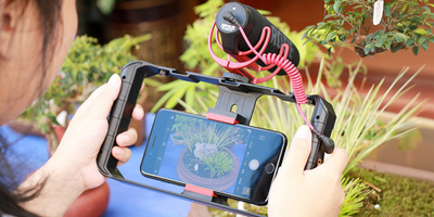 Rig video për telefon Ulanzi U-Rig Pro, me dy doreza, me pika montimi për aksesorë, i zi