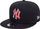 Kapelë New Era 9FIFTY Outline New York Yankees 60435143, strehë e drejtë, me rrip rregullimi, e zezë