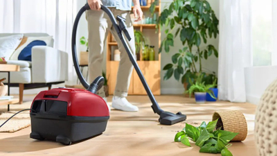 Fshesë me korent Bosch BGB38RD2, 600W, me kabllo, e kuqe e zezë