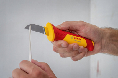Prerëse për tela Bosch 1600A02NF5, dizajn ergonomik, profesionale, e zezë