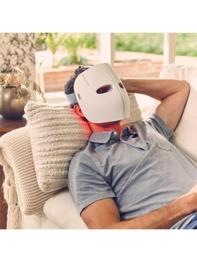 Maskë LED për fytyrë Therabody TheraFace Mask, terapi dritash të kuqe dhe blu, me vibrim relaksues, e bardhë
