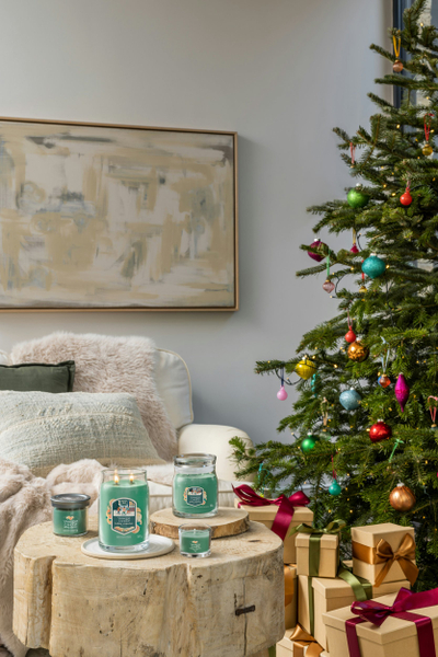 Aроматична свеќа Debenhams Signature Holiday Winterfest, голема тегла, зимска миризба