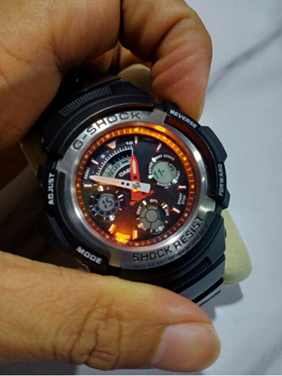 Orë për meshkuj Casio, e zezë