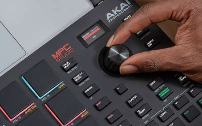 Controller muzikor Akai MPC Studio, 16 pade RGB, USB MIDI, i zi