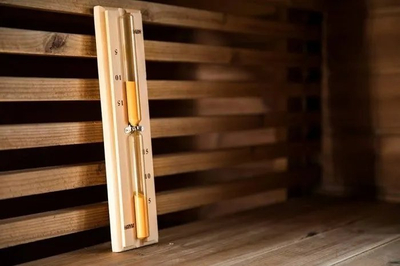 Orë rëre për sauna Harvia, 15 min, dru pishe, ngjyrë portokalli