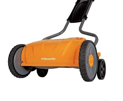 Kositëse bari Fiskars, pa motor, zezë/ portokalli