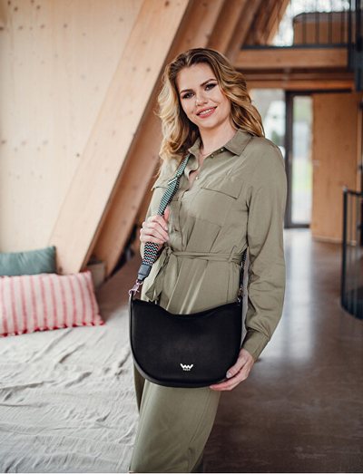Çantë dore për femra Vuch Carys Banana Bag, e zezë