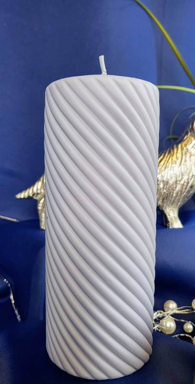 Qiri dekorativ Caroline Matte, cilindër i madh, 17.5 cm, gri mat