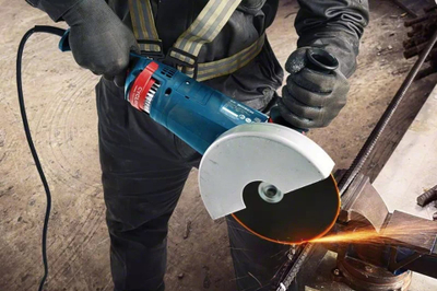 Mulli këndor Bosch GWS 24-230 JZ, 230mm, 2400W, blu e zezë