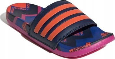 Shapka adidas Adilette, shtrojë e formume, rrip i gjerë, shumëngjyrëshe