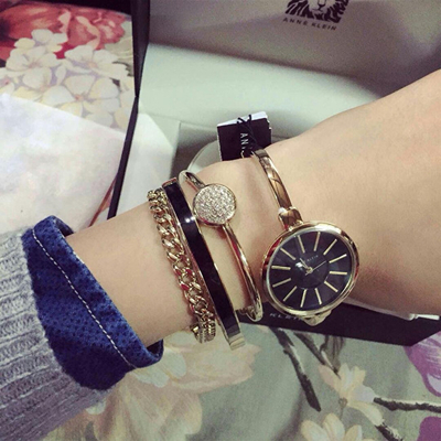 Set orë dore me tre byzylyk Anne Klein AK/1470GBST