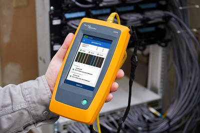 Testues rrjeti Fluke LINKIQ Industrial, Ethernet deri 10Gb/s, me WiFi, portokalli