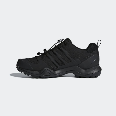 Këpucë hiking Adidas Terrex Swift R2, të lehta, taban me kapje, ngjyrë e zezë