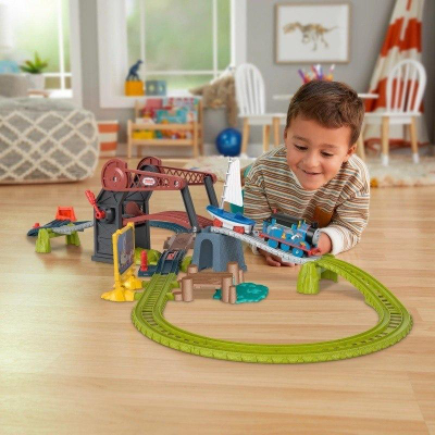 Fisher-Price Tom dhe Shokët: Set treni me urë ngritëse