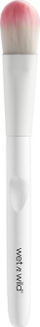 Furçë fondatine Wet n Wild Makeup Brush, me qime sintetike, e bardhë me rozë