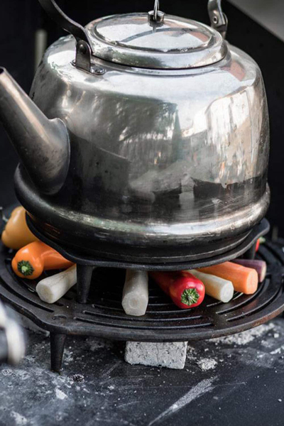 Rrjetë gize për Dutch Oven Petromax Stack Grate, për shpërndarje të barabartë të nxehtësisë, e zezë