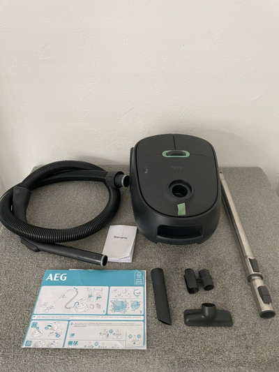 Fshesë me korent AEG Clean 6000 ECO AB61C2OKO, me thes, trup nga 65% plastikë e ricikluar, gri