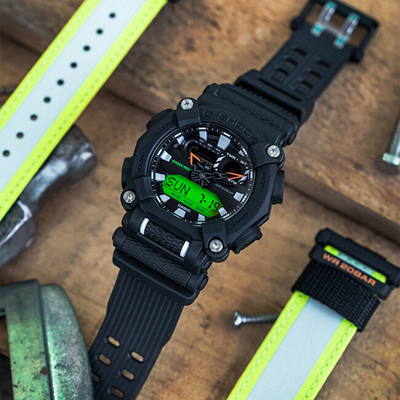 Orë për meshkuj Casio G-Shock GA-900E-1A3ER, e zezë