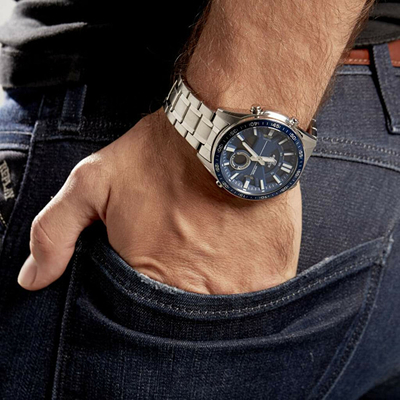 Orë për meshkuj Casio, e argjendtë