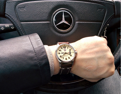Orë dore Luminox Land XL.1927