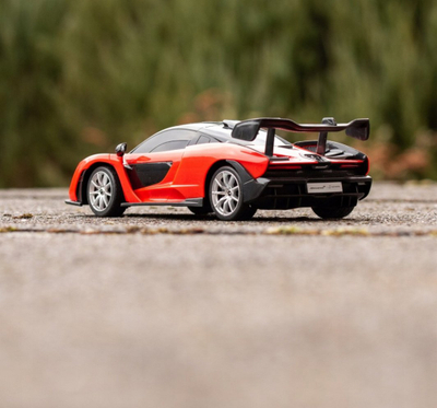Makina me telekomandë Rastar McLaren Senna, 1:18, me drita LED, portokalli
