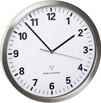 Orë muri TFA-Dostmann 60.3523.02, me radio, me bateri AA 1.5V, inox e bardhë