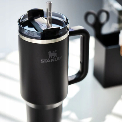 Termos Stanley Quencher H2.O Tumbler Juodas Tonal, 1.18L