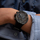 Orë dore për meshkuj Swatch Big Bold, e zezë