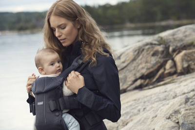 Mbajtëse për foshnje BabyBjorn Carrier ONE AIR, e argjendtë