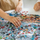 Puzzle Trefl Coca Cola Shën Nikolla te Oxhaku, 1000 copa, motiv Krishtlindje, me shumë ngjyra