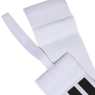 Shirit kapiteni Adidas Tiro KD4248, për futboll, madhësi unike, i bardhë e zi