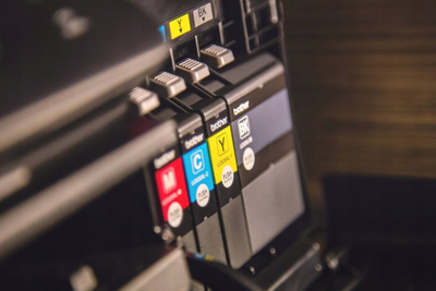 Set për printer HP Designjet, me pompë dhe spittoons, i zi