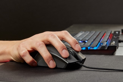 Гејминг глушец Corsair IRONCLAW RGB, 18000 DPI, со кабел, црн
