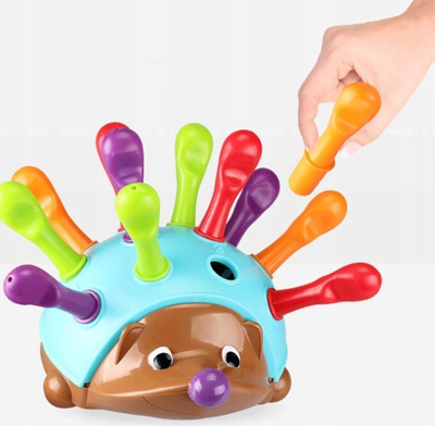 Lodër edukative Montessori “Hedgehog With Spikes Sorter”, për mësim ngjyrash edhe numrash, shumëngjyrëshe
