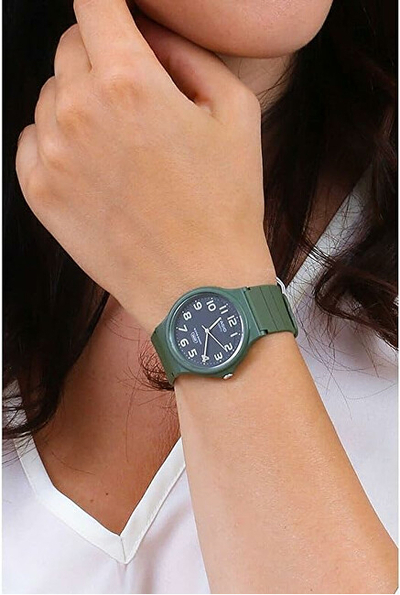 Orë për meshkuj Casio, e gjelbërt