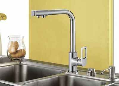 Rubinet kuzhine High Standing, montim mbi banak, trup bronzi, krom