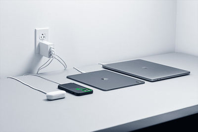 Karikues Razer USB C 130W GaN RC21 01700200 R3M1 me 4 porta, i bardhë