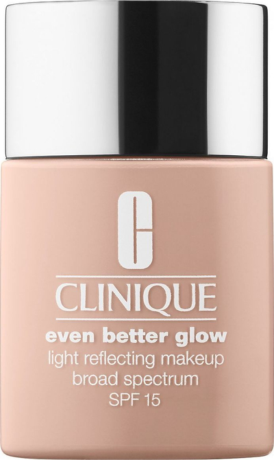 Fondantinë Clinique Even Better Glow, SPF15, WN 122 Clove, 30ml