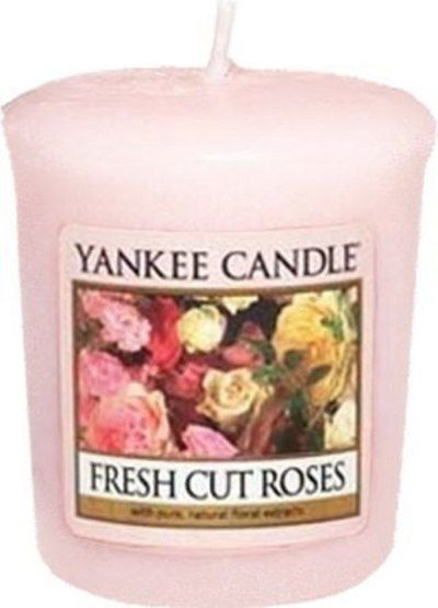 Qiri aromatik me aromë trëndafil Yankee Candle Fresh Cut Roses, 49g, rozë