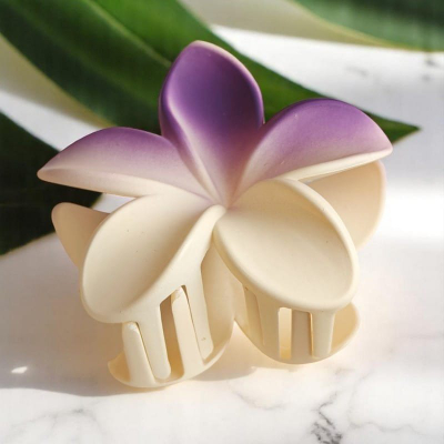 Kapëse flokësh Ecarla me lule ombre, 8 cm, matte, krem me vjollcë