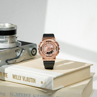 Orë për femra Casio G-SHOCK GM-S110PG-1AER, e zezë/artë