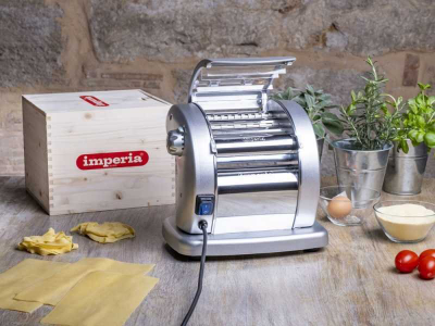 Makinë për pasta Imperia Pastapresto 5700, elektrike, trup metalik, argjend
