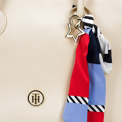 Çantë krahu Tommy Hilfiger Charming Tommy Satchel Tapioca