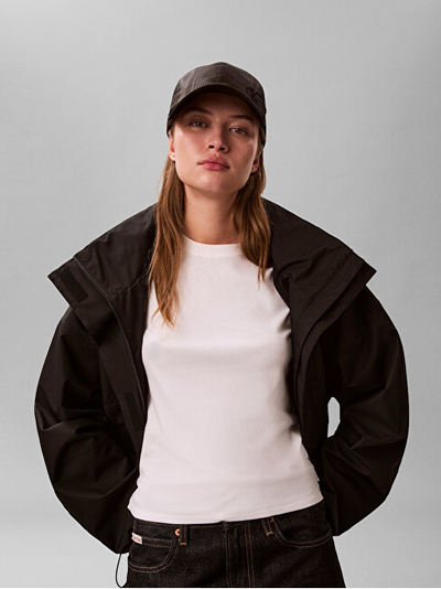 Kapele për femra Calvin Klein, e zezë