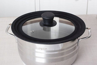 Kapak universal Brunbeste Round, 22/24/26 cm, silikon edhe xham, i zi