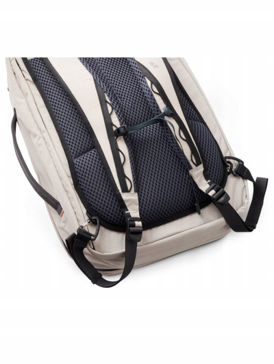 Çantë shpine Bellroy Lite Travel Pack 30L, hapje stil valixhjeje, ndarje laptopi 16", e zezë