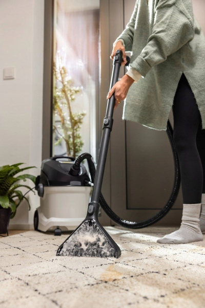 Правосмукалка Karcher SE 5, 1000W, 4L, бела црна
