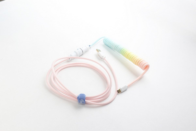 Kabllo spirale për tastierë Ducky V2 Cotton Candy, USB A në USB C, me lidhës aviacioni, shumëngjyrëshe